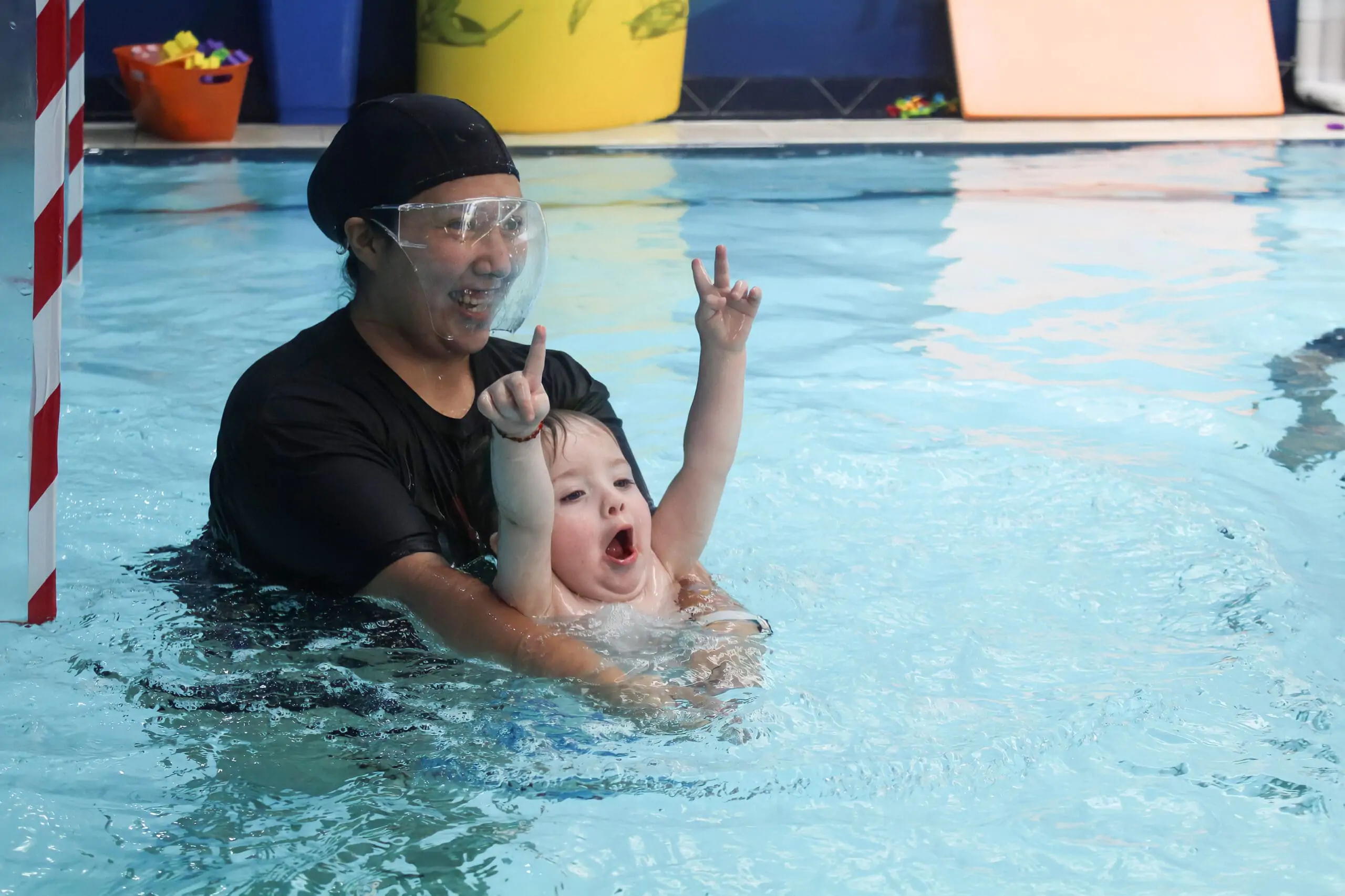 Clases de natación niños