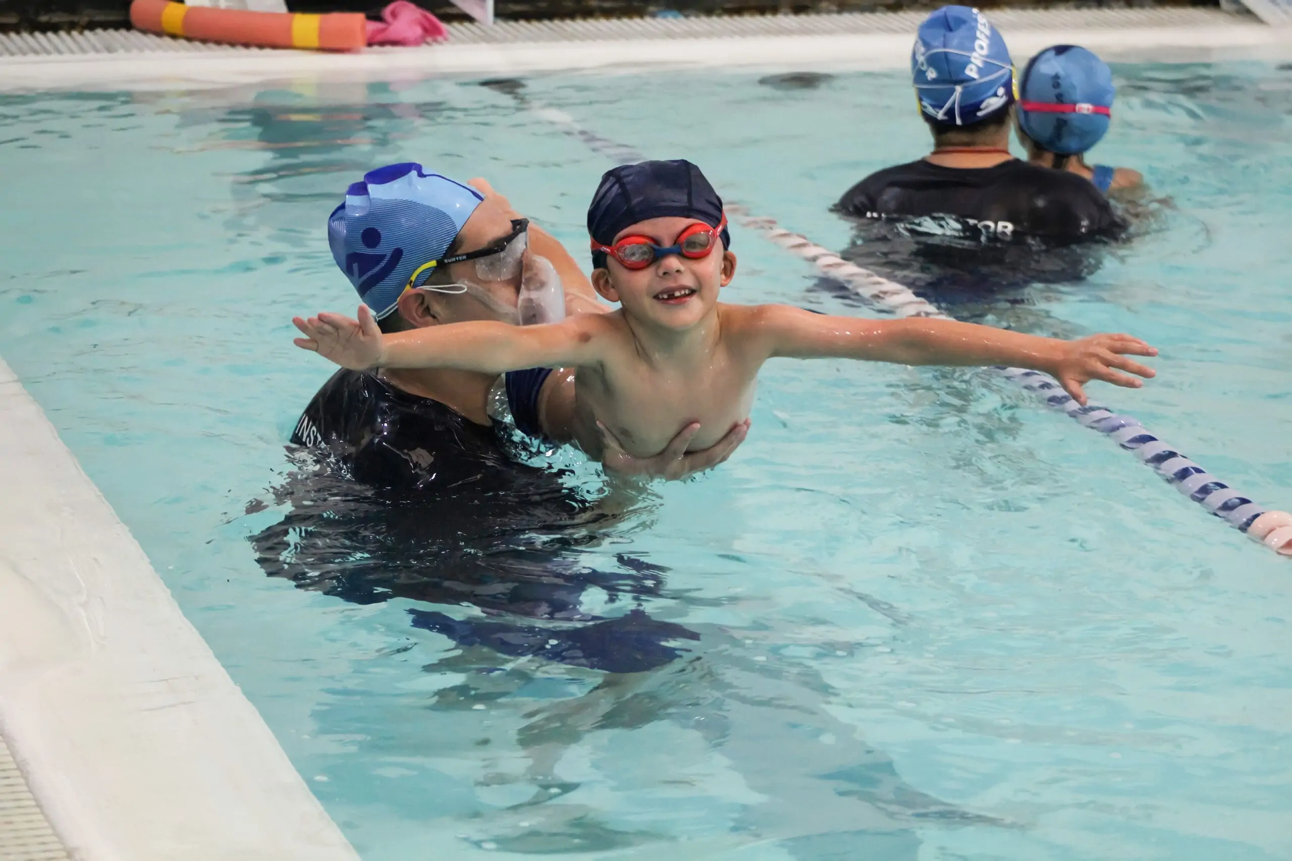 Clases de natación niños